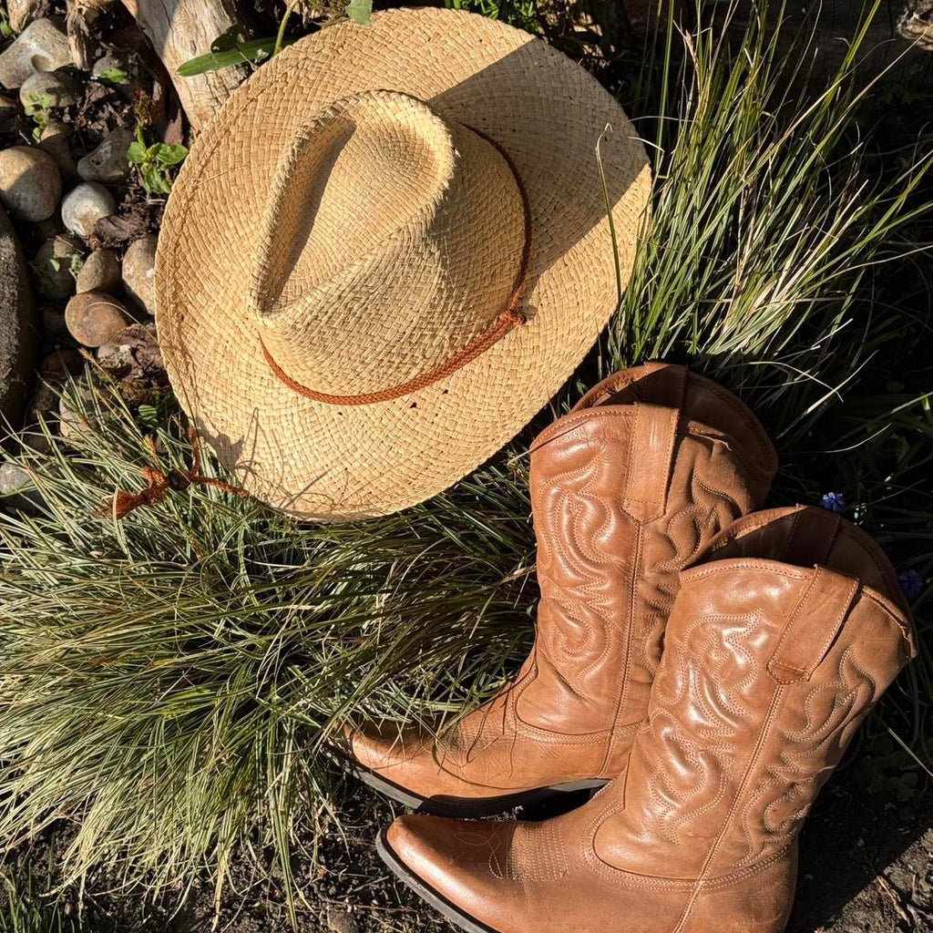 Straw Cowboy Hat with Strap in Cream and Brown
